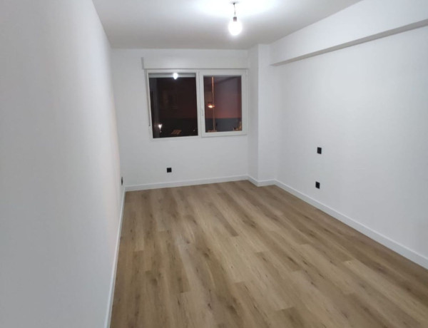 Piso en venta en avenida de Balaídos, 13