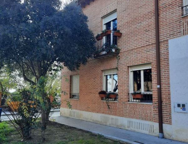 Chalet adosado en venta en calle Escuelas, 6