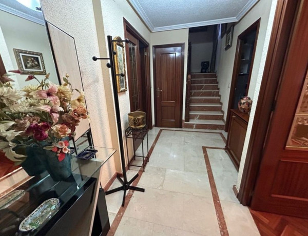 Chalet adosado en venta en calle de Rodrigo de Arana