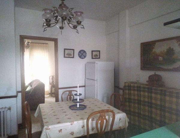 Chalet adosado en venta en calle Lagoa