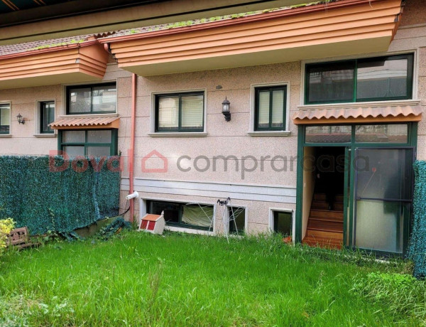 Chalet adosado en venta en Ponteareas