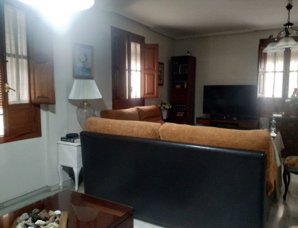 Chalet adosado en venta en plaza de la Magdalena, 1