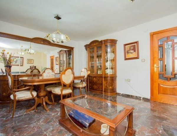 Casa o chalet independiente en venta en calle Mimbres