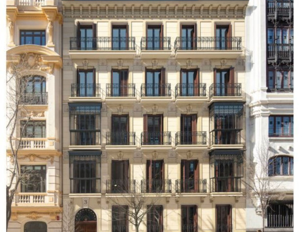 Piso en venta en calle Santa Engracia , 3