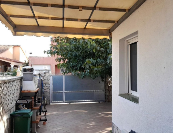 Casa o chalet independiente en venta en calle Puigmal-A