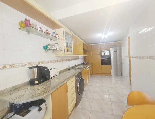 Chalet adosado en venta en Valencia