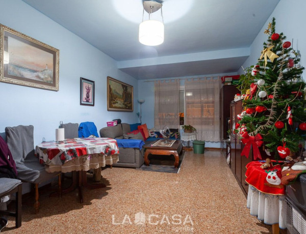 Piso en venta en El Castell-Poble Vell