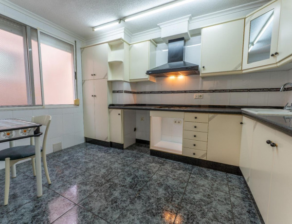 Piso en venta en Raval de Santa Teresa-El Asilo