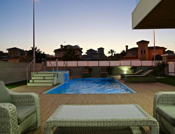 Casa o chalet independiente en venta en Campoamor