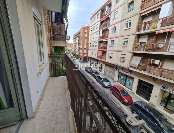 Piso en venta en Torrefiel