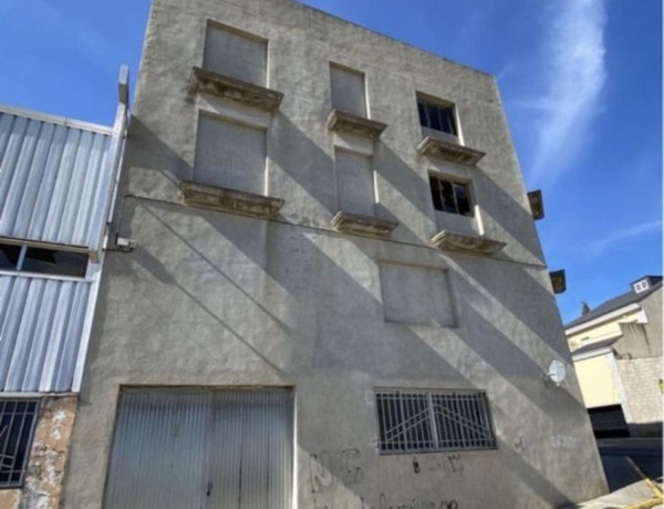 Edificio de uso mixto en venta en calle s San Juan XXIII, 38