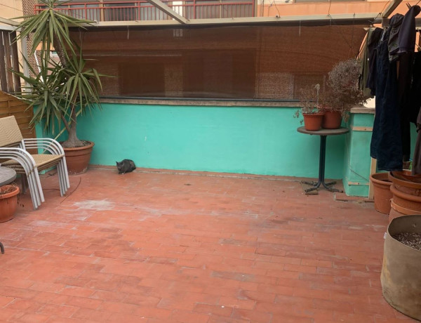 Edificio de uso mixto en venta en calle Cánovas del Castillo