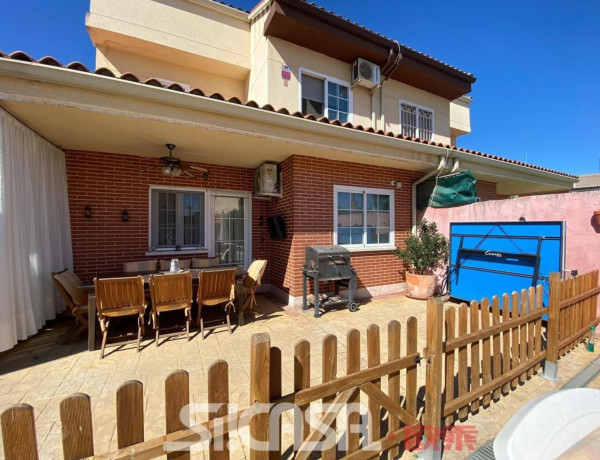 Chalet pareado en venta en Torrejón de Velasco