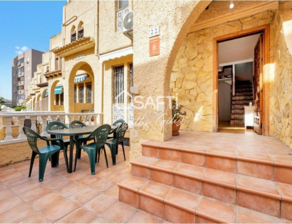 Hermosa casa cerca de la playa de la Mata.