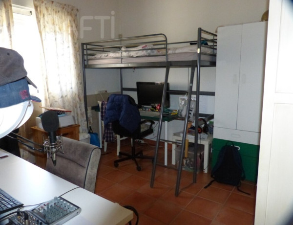 Estupenda casa con 5 dormitorios y piscina privada, Fortuna