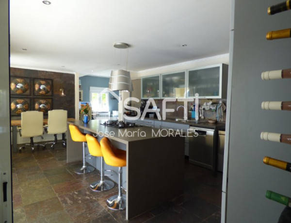 House-Villa For sell in Alfas del Pi in Alicante 