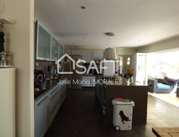 House-Villa For sell in Alfas del Pi in Alicante 