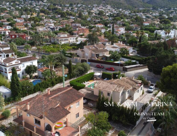 Dénia: Se vende Villa individual de 2 apartamentos separados y jardín en ubicación perfecta de Santa Lucía