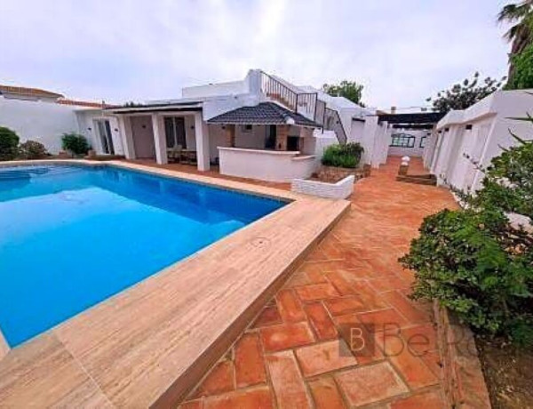 House-Villa For sell in Benalmadena in Málaga 