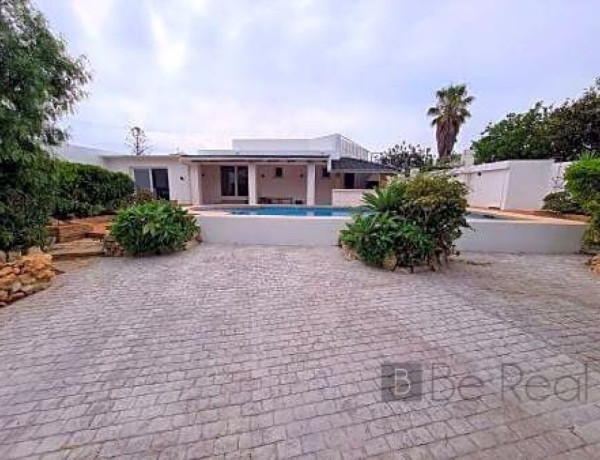 House-Villa For sell in Benalmadena in Málaga 