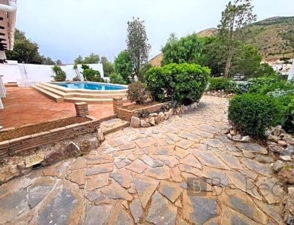 House-Villa For sell in Benalmadena in Málaga 