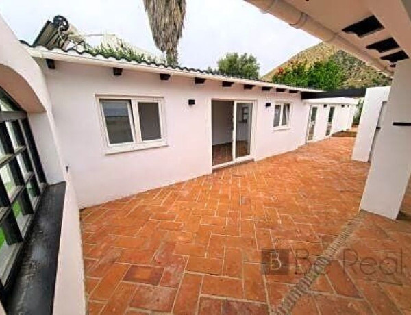 House-Villa For sell in Benalmadena in Málaga 