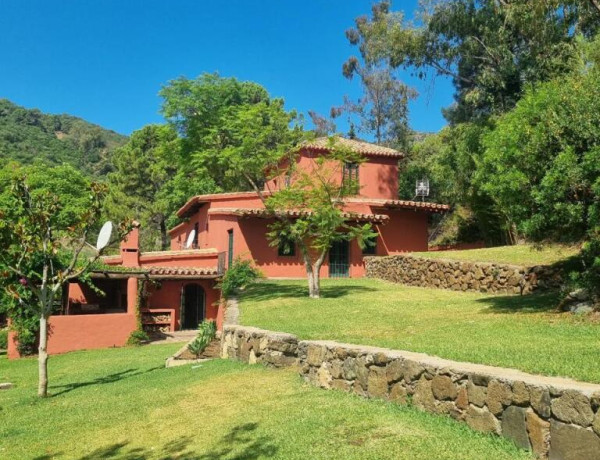 House-Villa For sell in Benahavis in Málaga 