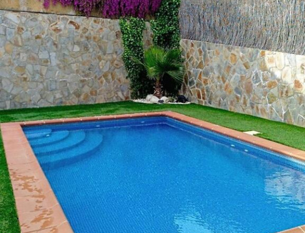 Magnifica casa sostenible con piscina. Terrabrava