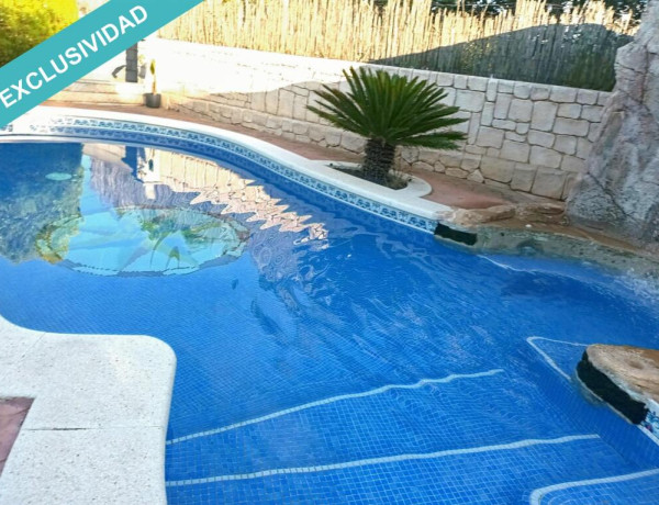 Casa con Piscina y totalmente amueblado en Olerdola.