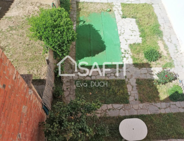 !Vive en Salt! Amplia casa con jardín y 7 habitaciones en venta