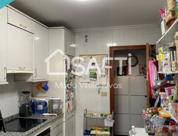 SAFTI VENDE PISO DE TRES HABITACIONES EN UNA QUINTA PLANTA CON ASCENSOR, GARAJE Y TRASTERO. EN AVD. DA FLORIDA EN VIGO.