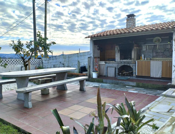 GRAN OPORTUNIDAD, excelente chalet en venta en en Cambados