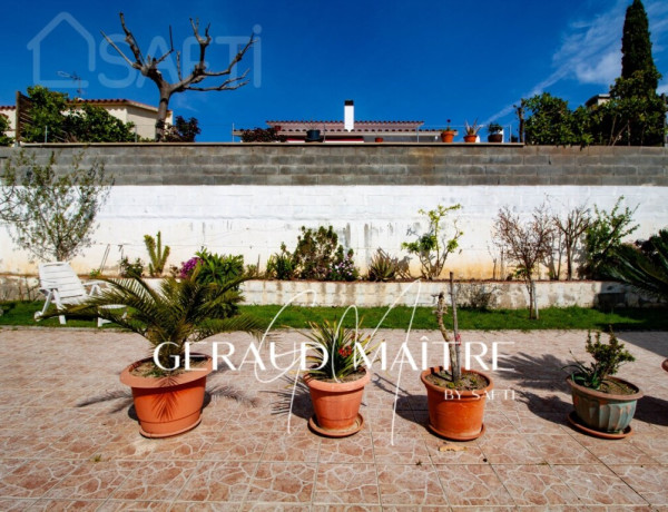 Casa de 2 habitaciones, jardin, garaje en Mas Oliva, Roses