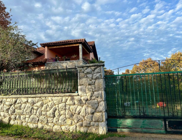 House-Villa For sell in Sariegos Del Bernesga in León 