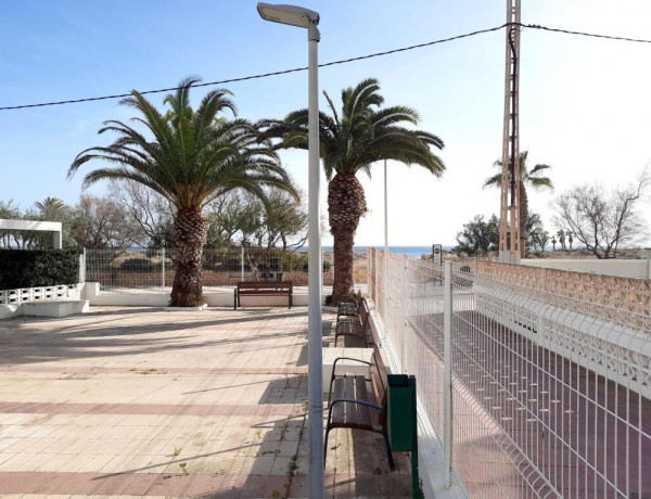 Apartamento en primera línea de la galardonada playa de Canet d´en Berenguer.