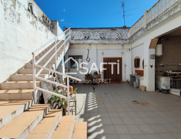 Casa de pueblo, ubicada en el corazón del campo.