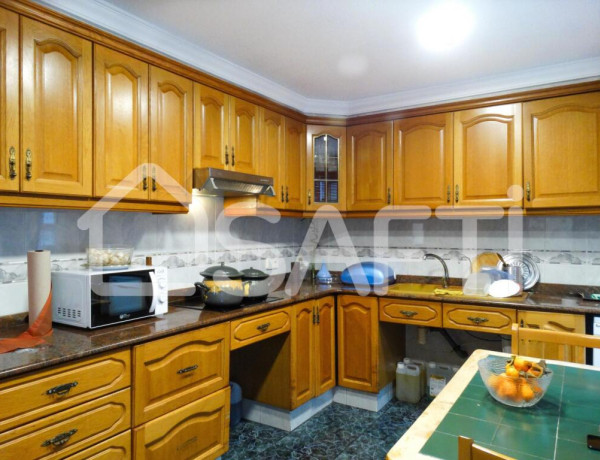 Terraced house For sell in Llombai in Valencia 