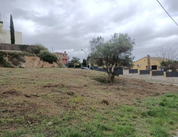 Terreno llano esquinero a 30min de Barcelona.