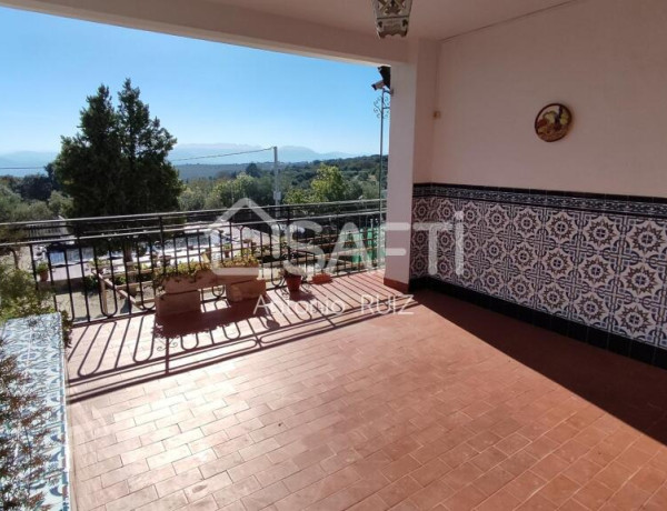 Chalet en parcela 800m². Zona carretera vieja de Sabiote. SIN COMISIÓN DE COMPRA.