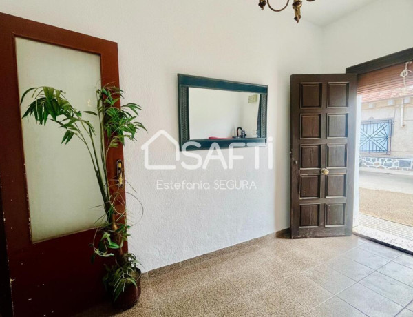 CASA DE 4 DORMITORIOS EN PLANTA BAJA EN ROLDÁN