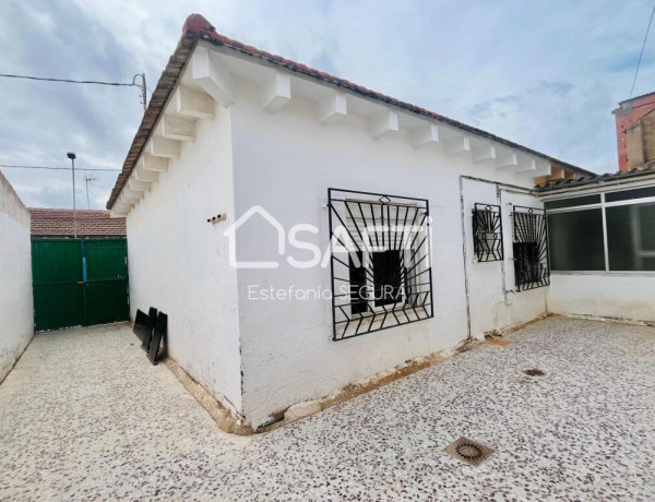 CASA DE 4 DORMITORIOS EN PLANTA BAJA EN ROLDÁN