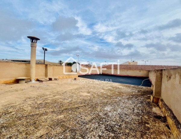 CASA DE 4 DORMITORIOS EN PLANTA BAJA EN ROLDÁN