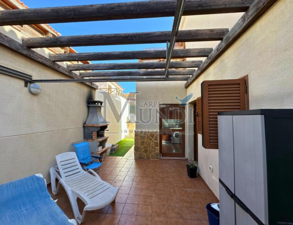 Casa adosada en Corralejo, Pueblo Canario: Tú nuevo hogar en el paraíso de Fuerteventura