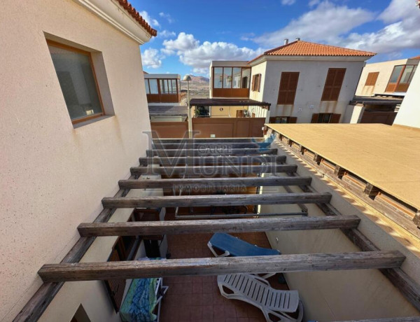 Casa adosada en Corralejo, Pueblo Canario: Tú nuevo hogar en el paraíso de Fuerteventura