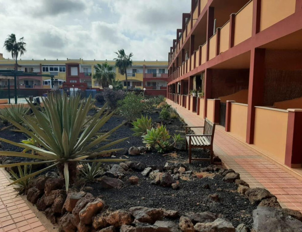 Encantador Apartamento Luminoso con Dos Dormitorios en la Urbanización &quot;Las Caletas&quot; , frente al mar