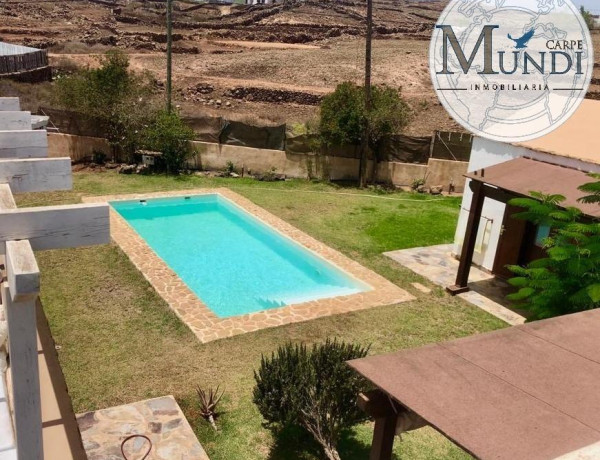 SE VENDE ESPLÉNDIDO CHALET EN VILLAVERDE, FUERTEVENTURA