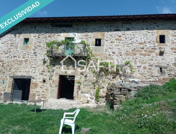 Se vende caserío con terreno agrícola y pinar en Baranbio