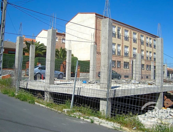 Residential building For sell in Bargas in Toledo 