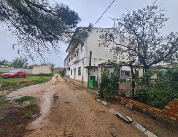 Casa independiente en barrio de AZUCAICA