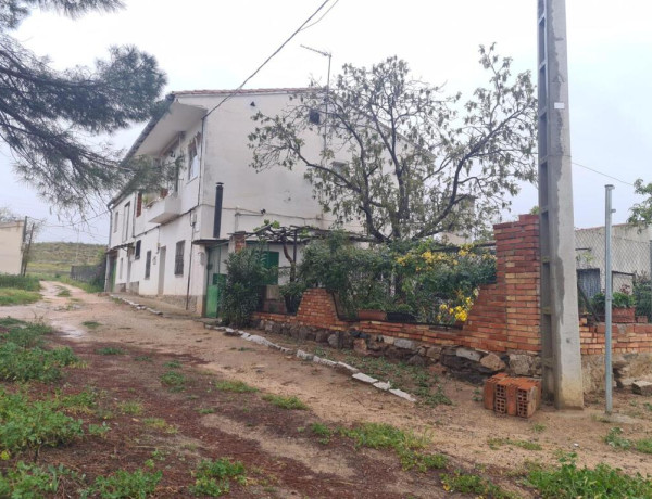 Casa independiente en barrio de AZUCAICA